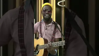 Африканец поёт 'Шняга шняжная' на Русском ТВ #danielstranger #shorts #кузя #шнягашняжная #универ