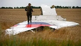 Гибель MH17: следователи изучают предполагаемые осколки "Бука"