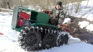 Гусеничный самодельный трактор по грязи , обзор