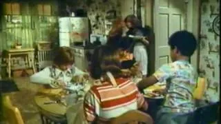 "The Fitzpatricks" 1977 TV show intro (Helen Hunt, James Vincent McNichol, Clark Brandon)