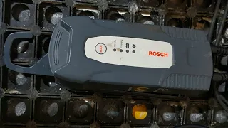 BOSCH C1, автоматическое зарядное  устройство аккумулятора  автомобиля.