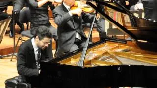 Jonathan Biss performs Schumann's Piano Concerto with the San Francisco Symphony