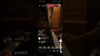 Lewis Hamilton playing piano on an Instagram Live Saturday night before Bahrein GP 2020