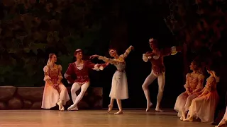 SWAN LAKE - Pas de Trois Variation #2 (Yekaterina Osmolkina - Mariinsky Ballet)