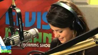 Selena Gomez Reacts to 2009 Justin Bieber Interview CUTE