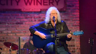 Arlo Guthrie Mr Tambourine Man Oct 3 2017 Chicago nunupics