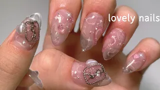 투명한 하트가 여러개 박힌 핑크빛 하트 네일 | 연장 부터 아트까지💅🏼 | 반짝이 이쁘게 그리기 ✨️ | 입생로랑 네일 | 자석 네일 | 하트 네일 | nails