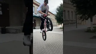 Что за трюк у меня получился ? #bmx #subscribe #bmxfamily #bmxlife #funny #bmxbike #bikelife #bmx