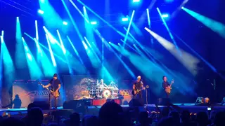 Godsmack, "1,000 HP" live