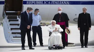 Emeritierter Papst Benedikt fliegt zurück nach Italien