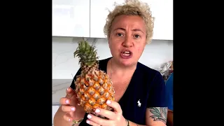 Теона Контридзе - Нарезка ананаса от тайки 🍍