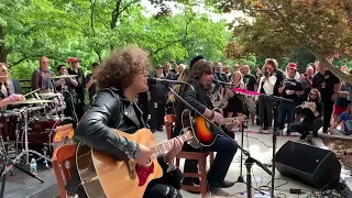 Ace Frehley plays "2,000 Man" Live and Unplugged (@ Creatures Fest "Pool Party" 5-27-2022)