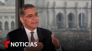 Becerra dice qué no le preocupa la edad de Biden pero sí el caos migratorio | Noticias Telemundo