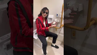 Mr.Khabane lame Style🚽🧻 How to use the toilet correctly #michaeljackson #moonwalk #michaeljackton