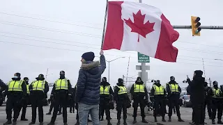 Police peacefully disperses anti-covid protests at US-Canadian border