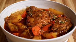 This Chicken Stew with Mediterranean Flavors is comforting and warms Your Tummy!! | Chicken Paprika