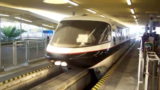 Riding the Walt Disney World Monorail 🚝 from the Magic Kingdom ✨️ to Epcot full ride.