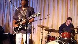 joe louis walker   live at the Bull Run - Hellfire - 091313