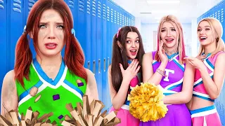 ¡Las Chicas Malas Avergüenzan a la Nueva Porrista! Chica Pobre en Escuela Rica