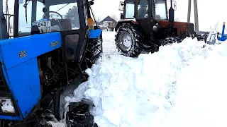 ЭВАКУЦИЯ трактора МТЗ 82, Транспортировка рулонов соломы с ПОЛЯ!