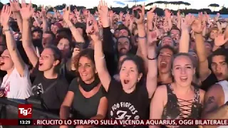 Firenze Rocks 2018, durante il concerto dei Foo Fighters irrompono i Guns N' Roses (Tg2)