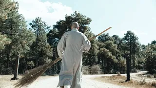 Monk who has been sweeping floor in Shaolin Temple for 30 years turned out to be a divine monk