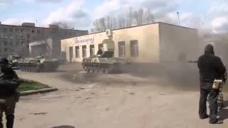 Partisans on BTR drift in south-eastern part of Ukraine/ополченцы дрифтуют на БТР в Славянске