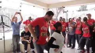 Selección Peruana baila claudio pizarro, avincula y herrera junto al niño de jueves de pavita .