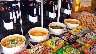 Unlimited toppings! 24H ramen convenience store - Korean street food