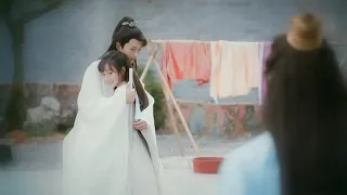 丑妃甜蜜地抱着情敌，霸道王爷生气吃醋，提剑想杀了情敌💋Chinese Drama 胡意旋