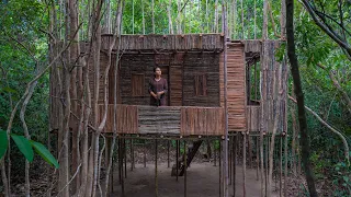 Solo Bushcrafts Build Wooden Villa to Live, Girl Live Off Grid