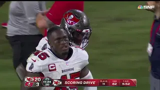 Patrick Mahomes absolutely TOYING with the Bucs defense on a flip td pass