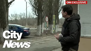 CNN reporter just steps away from Russian troops
