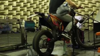 KTM EXC 525 Akrapovic Supermoto Sound Labor Prüfstand THE Crew 2