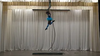 Воздушная гимнастка на "Кар-де-парели" (канат) исп. Старина Арина !