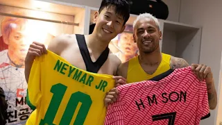 Neymar Jr with son take a picture in Brazil dressing room❤🥰