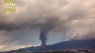 Erupción fisural característica de la actividad del volcán de Cumbre Vieja en la isla La Palma