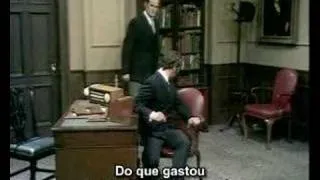 Monty Python: Ministry of Silly Walks legendado em Português