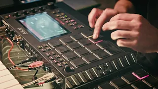 Akai Mpc Live 2 / Finger Drumming mashup "Afrotoxic"