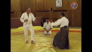 Direct punch to the body - Outward wrist throw in Yoshinkan Aikido (combined with strikes).