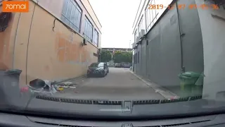 Live Lorry fight with car and hit it