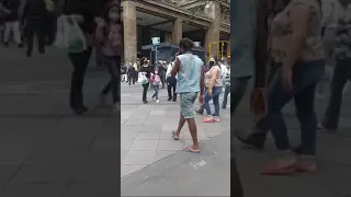 DORME SUJO🎤CANTA ESSE CLÁSSICO NA AVENIDA PAULISTA