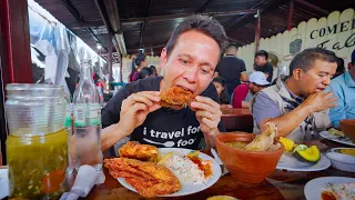 $2 Guatemalan Street Food 🍗  Fried Chicken at Biggest Market in Central America!!