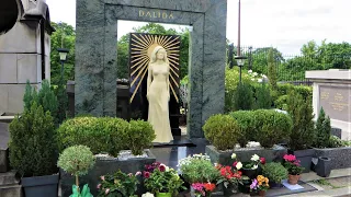 Paying tribute to Dalida at Montmartre Cemetery - Paris, France