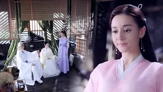 The Emperor is dating two girls, which irritates Fengjiu, but she doesn't care at all!