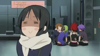 Yui befriended with strangers 【K-ON!】