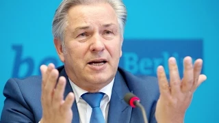 Klaus Wowereit erklärt Rücktritt: Pressekonferenz & Reaktionen