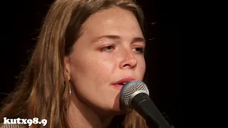 Maggie Rogers "Light On" Live In KUTX Studio 1A