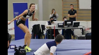 Yaroslava Mahuchik unlucky opening jump at height 186 cm HIGH JUMP