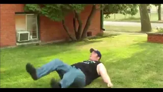 Fat Guy Fails at Kicking a Ball(Saját)